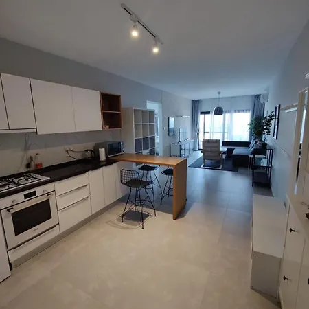 公寓 Lazy Weekend Iona In Caesar Blue Resort, Lunch 4pm, Super Gym, Sauna, Heated Swimming Pool, Jacuzzi Gastria