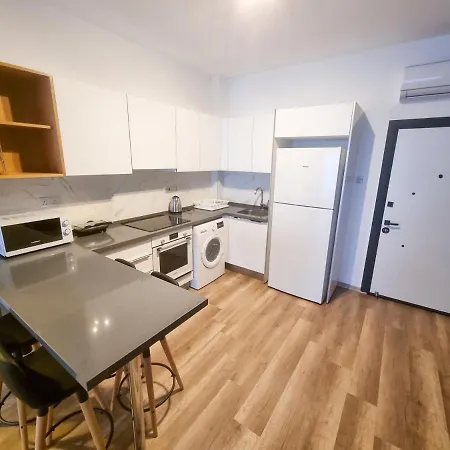 Lazy Weekend Iona In Caesar Blue Resort, Lunch 4pm, Super Gym, Sauna, Heated Swimming Pool, Jacuzzi * Gastria