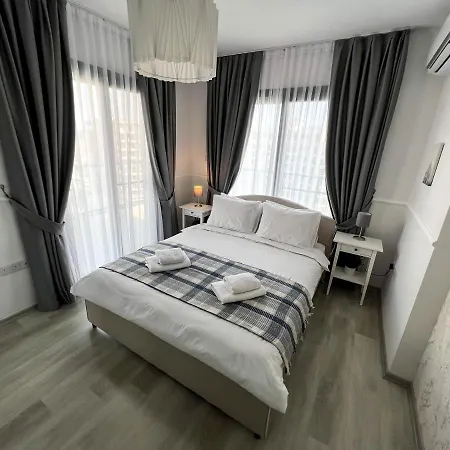 Lazy Weekend Iona In Caesar Blue Resort, Lunch 4pm, Super Gym, Sauna, Heated Swimming Pool, Jacuzzi *