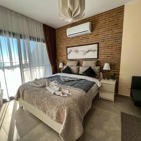 公寓 Lazy Weekend Iona In Caesar Blue Resort, Lunch 4pm, Super Gym, Sauna, Heated Swimming Pool, Jacuzzi *