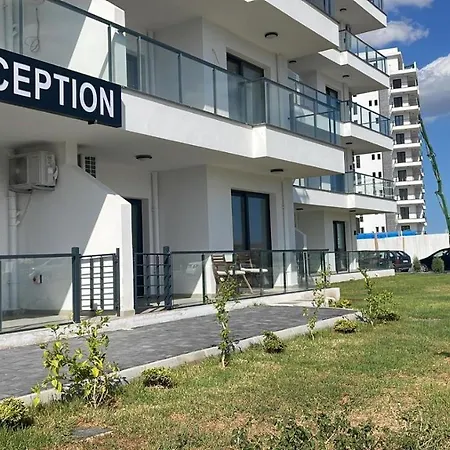 Apartamento Lazy Weekend Iona In Caesar Blue Resort, Lunch 4pm, Super Gym, Sauna, Heated Swimming Pool, Jacuzzi Gastria