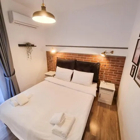 Lazy Weekend Iona In Caesar Blue Resort, Lunch Till 4pm, Super Gym, Sauna, Heated Swimming Pool, Jacuzzi Apartment *