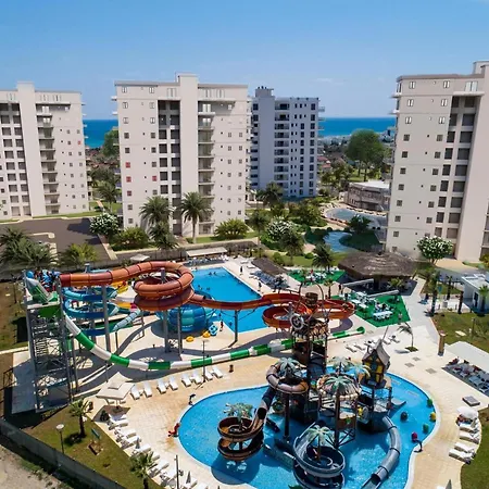 Apartamento Lazy Weekend Iona In Caesar Blue Resort, Lunch 4pm, Super Gym, Sauna, Heated Swimming Pool, Jacuzzi