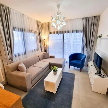 Lazy Weekend Iona In Caesar Blue Resort, Lunch 4pm, Super Gym, Sauna, Heated Swimming Pool, Jacuzzi *