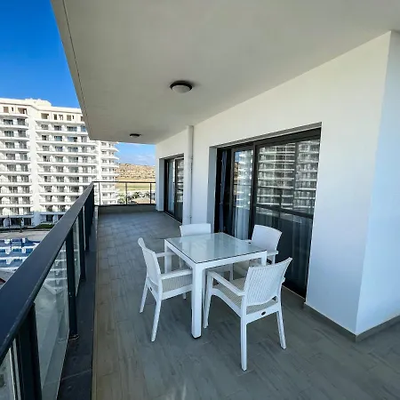 Lazy Weekend Iona In Caesar Blue Resort, Lunch 4pm, Super Gym, Sauna, Heated Swimming Pool, Jacuzzi Apartamento Gastria