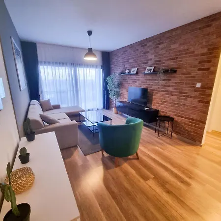 Lazy Weekend Iona In Caesar Blue Resort, Lunch 4pm, Super Gym, Sauna, Heated Swimming Pool, Jacuzzi Apartament