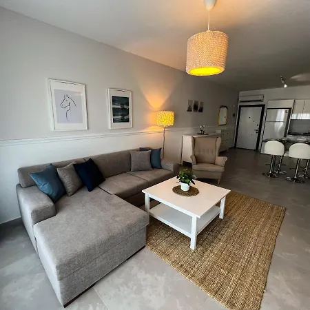 Lazy Weekend Iona In Caesar Blue Resort, Lunch 4pm, Super Gym, Sauna, Heated Swimming Pool, Jacuzzi Apartament Gastria