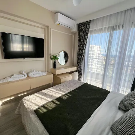 Lazy Weekend Iona In Caesar Blue Resort, Lunch 4pm, Super Gym, Sauna, Heated Swimming Pool, Jacuzzi Apartament