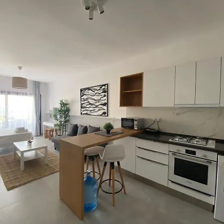 Lazy Weekend Iona In Caesar Blue Resort, Lunch 4pm, Super Gym, Sauna, Heated Swimming Pool, Jacuzzi * Gastria