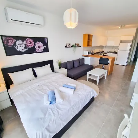 Lazy Weekend Iona In Caesar Blue Resort, Lunch 4pm, Super Gym, Sauna, Heated Swimming Pool, Jacuzzi * Gastria