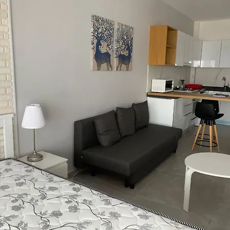 Lazy Weekend Iona In Caesar Blue Resort, Lunch 4pm, Super Gym, Sauna, Heated Swimming Pool, Jacuzzi Apartament