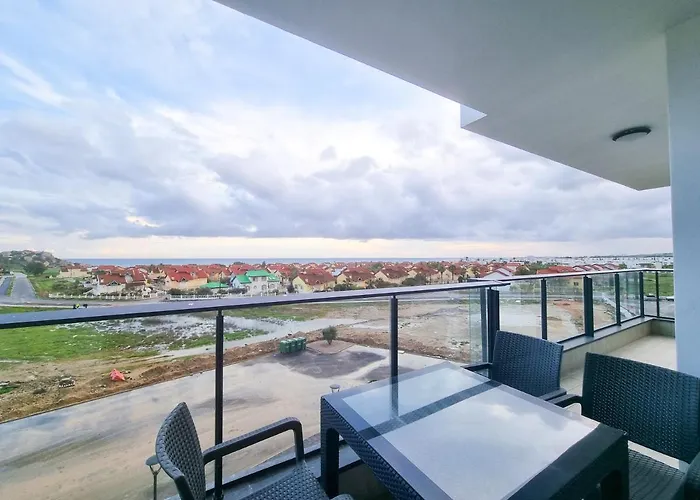 Lägenhet Lazy Weekend Iona In Caesar Blue Resort, Lunch 4pm, Super Gym, Sauna, Heated Swimming Pool, Jacuzzi