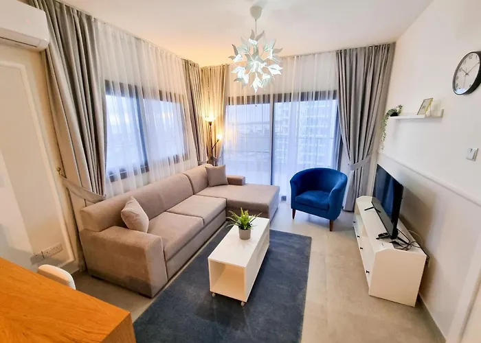 Lazy Weekend Iona In Caesar Blue Resort, Lunch 4pm, Super Gym, Sauna, Heated Swimming Pool, Jacuzzi *