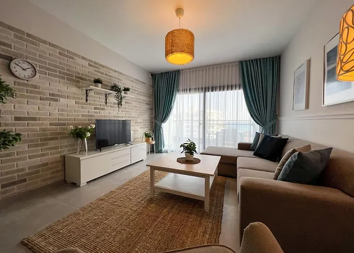 Διαμέρισμα Lazy Weekend Iona In Caesar Blue Resort, Lunch 4pm, Super Gym, Sauna, Heated Swimming Pool, Jacuzzi Gastria