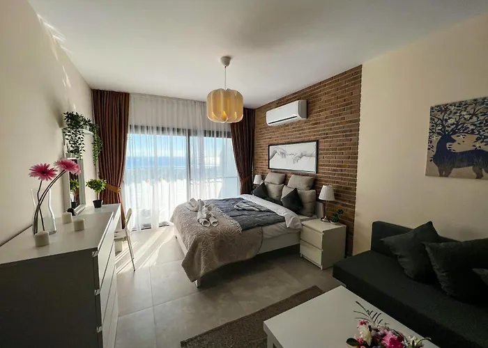 Lazy Weekend Iona In Caesar Blue Resort, Lunch 4pm, Super Gym, Sauna, Heated Swimming Pool, Jacuzzi Lägenhet *