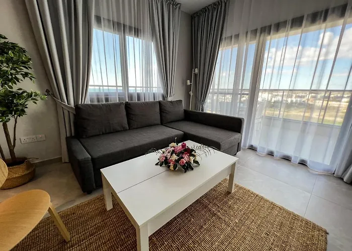 Lazy Weekend Iona In Caesar Blue Resort, Lunch 4pm, Super Gym, Sauna, Heated Swimming Pool, Jacuzzi Lägenhet