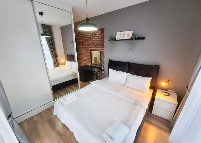 Lazy Weekend Iona In Caesar Blue Resort, Lunch 4pm, Super Gym, Sauna, Heated Swimming Pool, Jacuzzi *