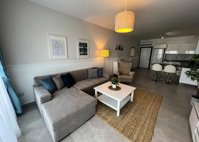 Lazy Weekend Iona In Caesar Blue Resort, Lunch 4pm, Super Gym, Sauna, Heated Swimming Pool, Jacuzzi Διαμέρισμα Gastria