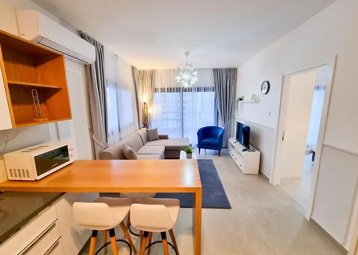 Διαμέρισμα Lazy Weekend Iona In Caesar Blue Resort, Lunch 4pm, Super Gym, Sauna, Heated Swimming Pool, Jacuzzi Gastria