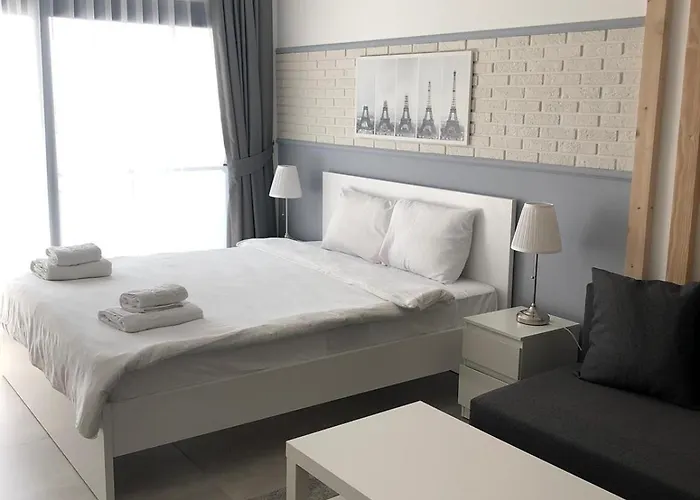 Lazy Weekend Iona In Caesar Blue Resort, Lunch 4pm, Super Gym, Sauna, Heated Swimming Pool, Jacuzzi * Gastria