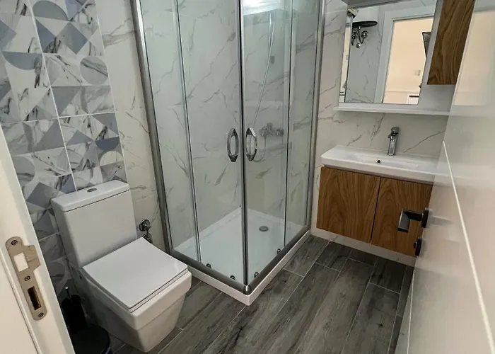 Lazy Weekend Iona In Caesar Blue Resort, Lunch 4pm, Super Gym, Sauna, Heated Swimming Pool, Jacuzzi * Gastria