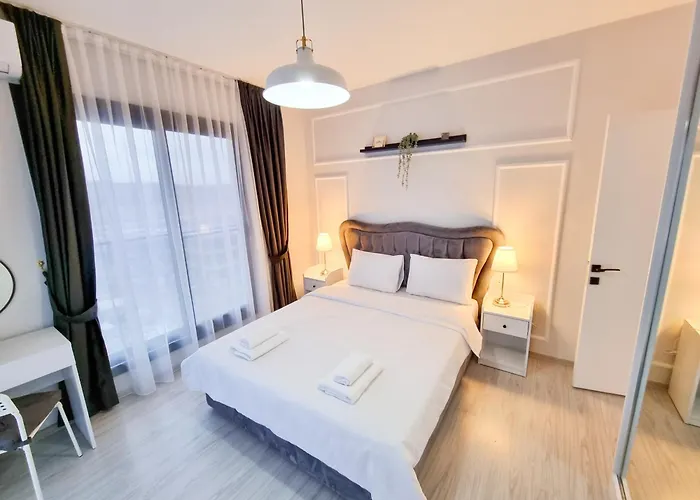 Lazy Weekend Iona In Caesar Blue Resort, Lunch 4pm, Super Gym, Sauna, Heated Swimming Pool, Jacuzzi Διαμέρισμα Gastria