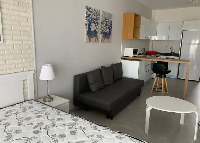 Lazy Weekend Iona In Caesar Blue Resort, Lunch 4pm, Super Gym, Sauna, Heated Swimming Pool, Jacuzzi Lägenhet